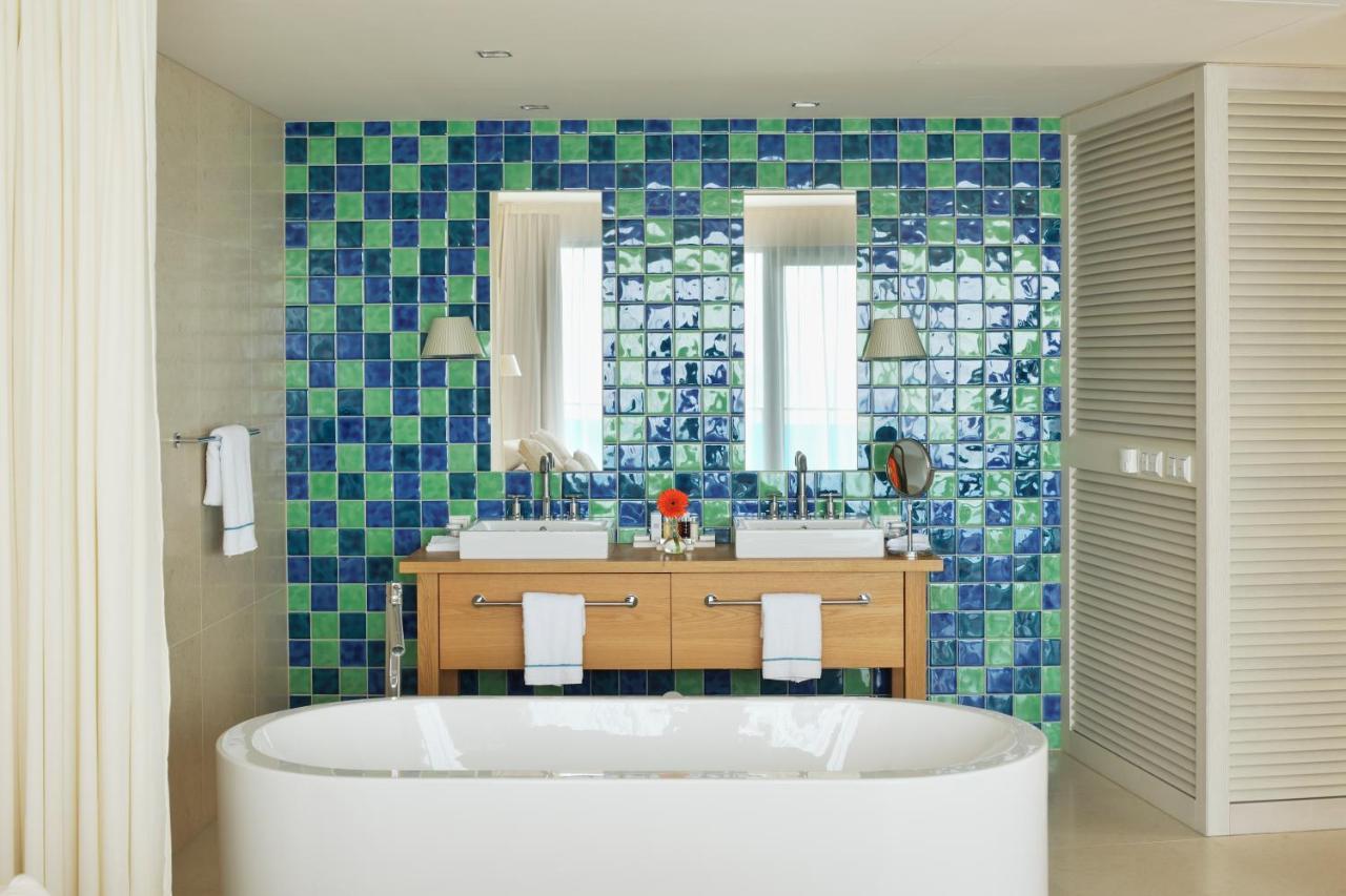 Senior Suite with Balcony and Sea View,1237162918:JPEG