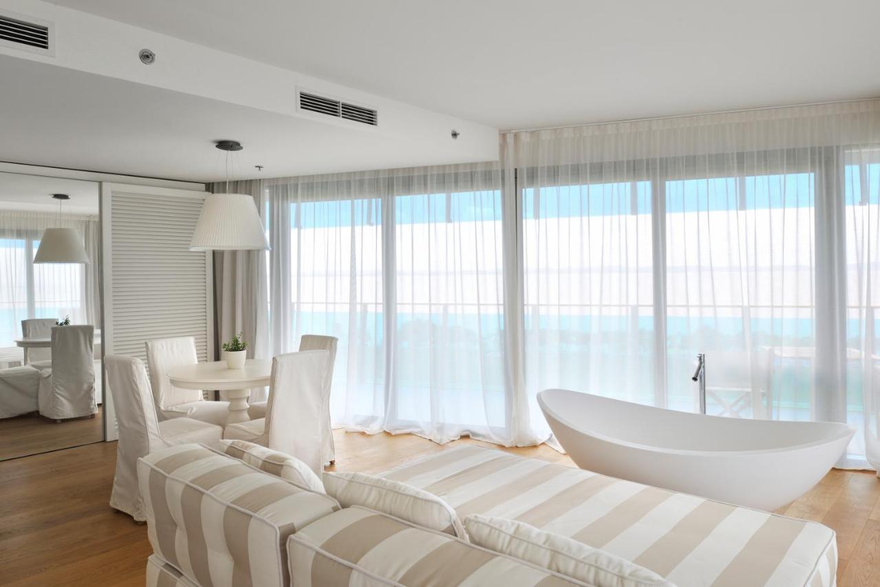 Senior Suite Balcony Sea View